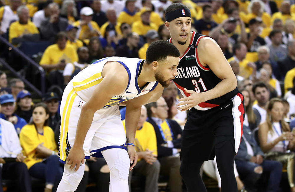 Stephen Curry chia sẻ thật lòng về cảm giác sai sai khi đối đầu với em trai Seth Curry tại NBA Playoffs